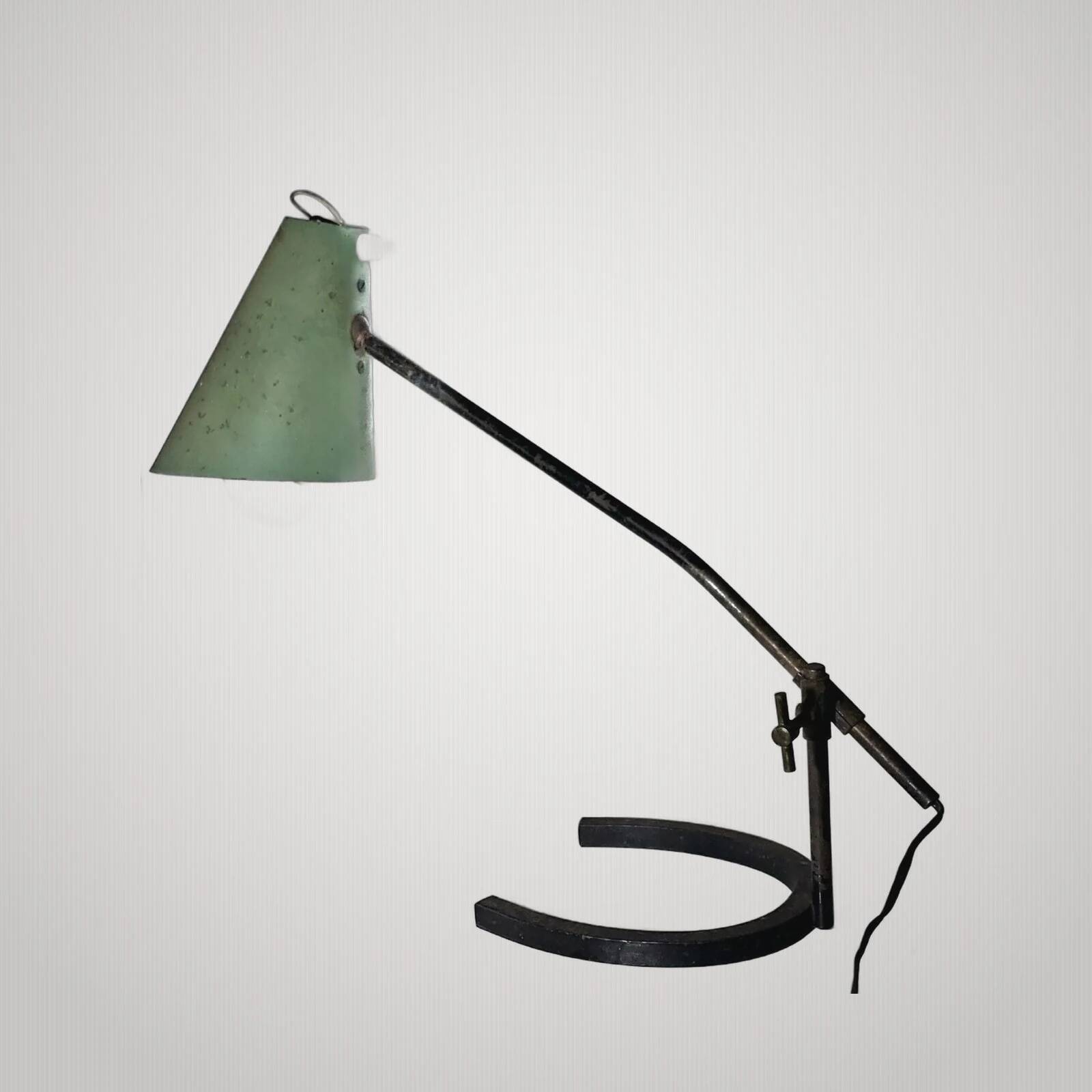 Industrial workshop desk lamp in green sheet metal Biny Jumo Disderot 1950