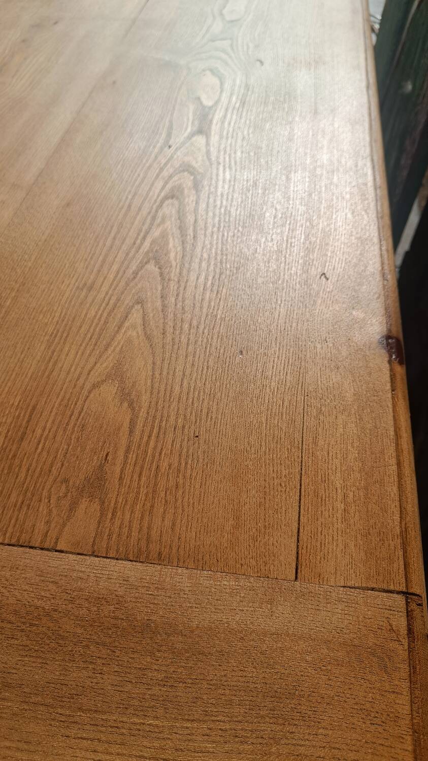 Solid wood coffee table with drawer and original key.