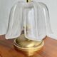 Lampe de table en laiton vintage et verre en forme de feuille