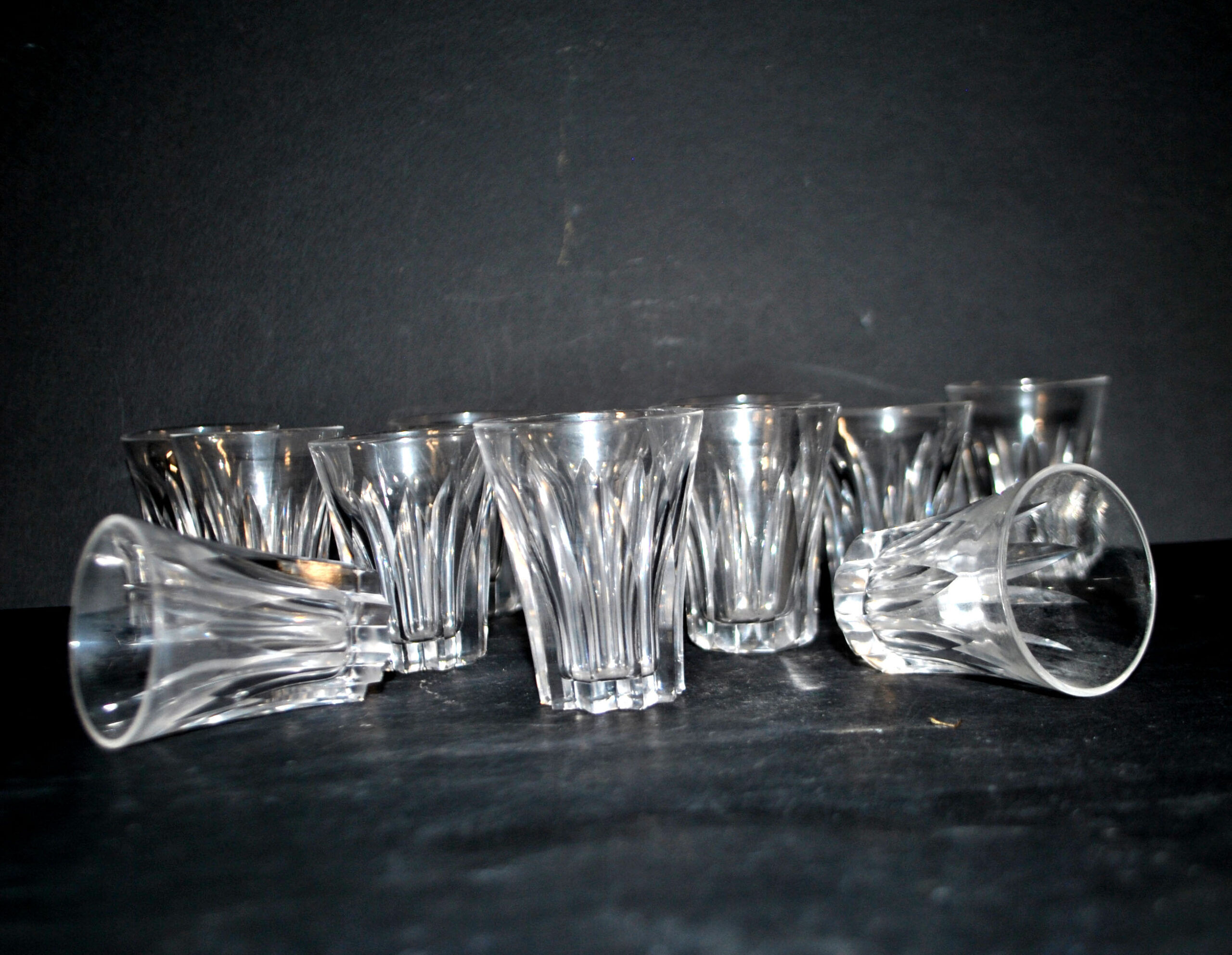 Baccarat set of 12 Art Deco cut crystal liqueur glasses star cave cabaret