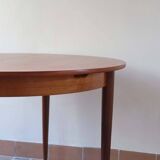 Scandinavian round table