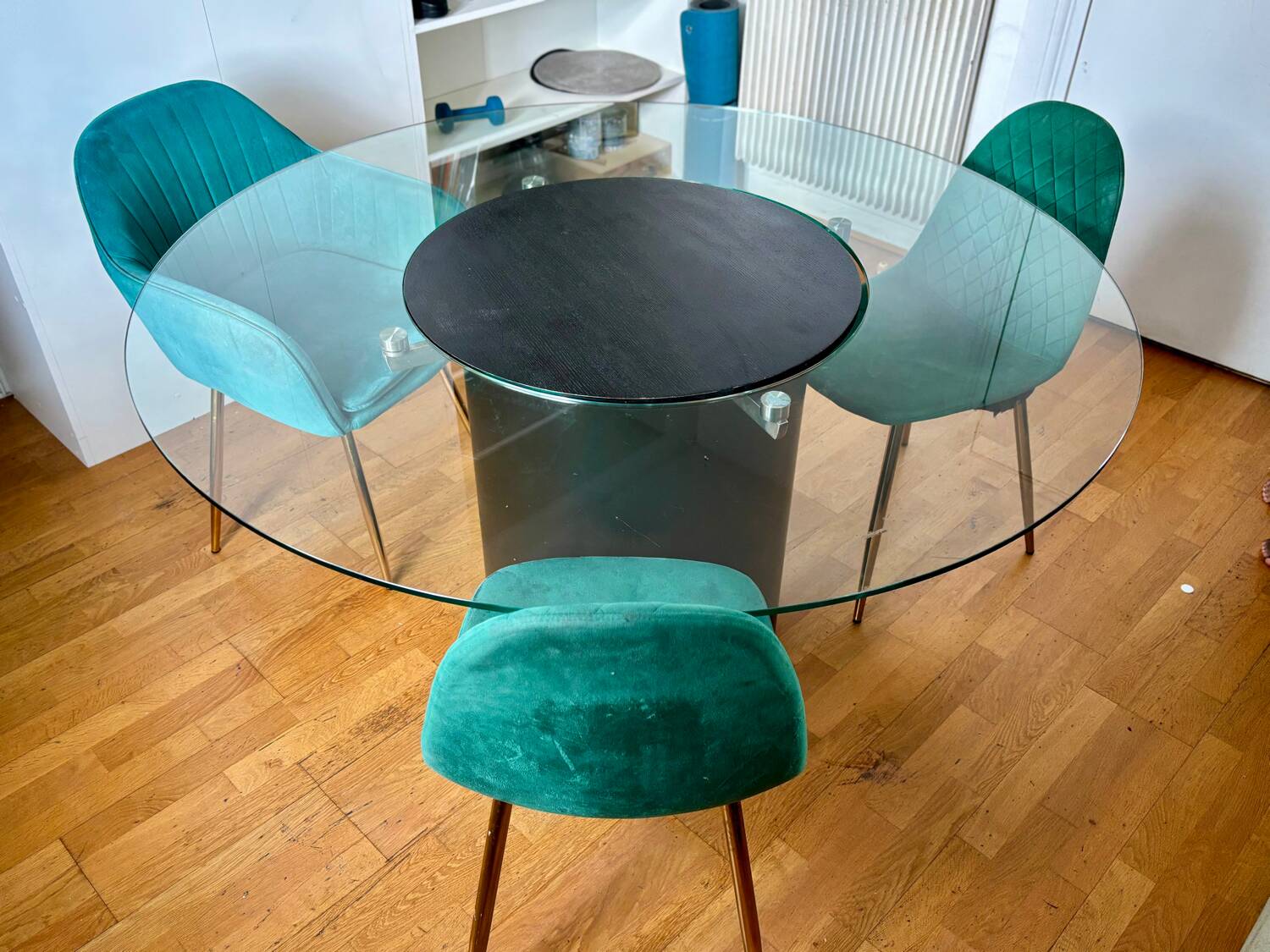 Table ronde design en verre et bois – style contemporain | Selency