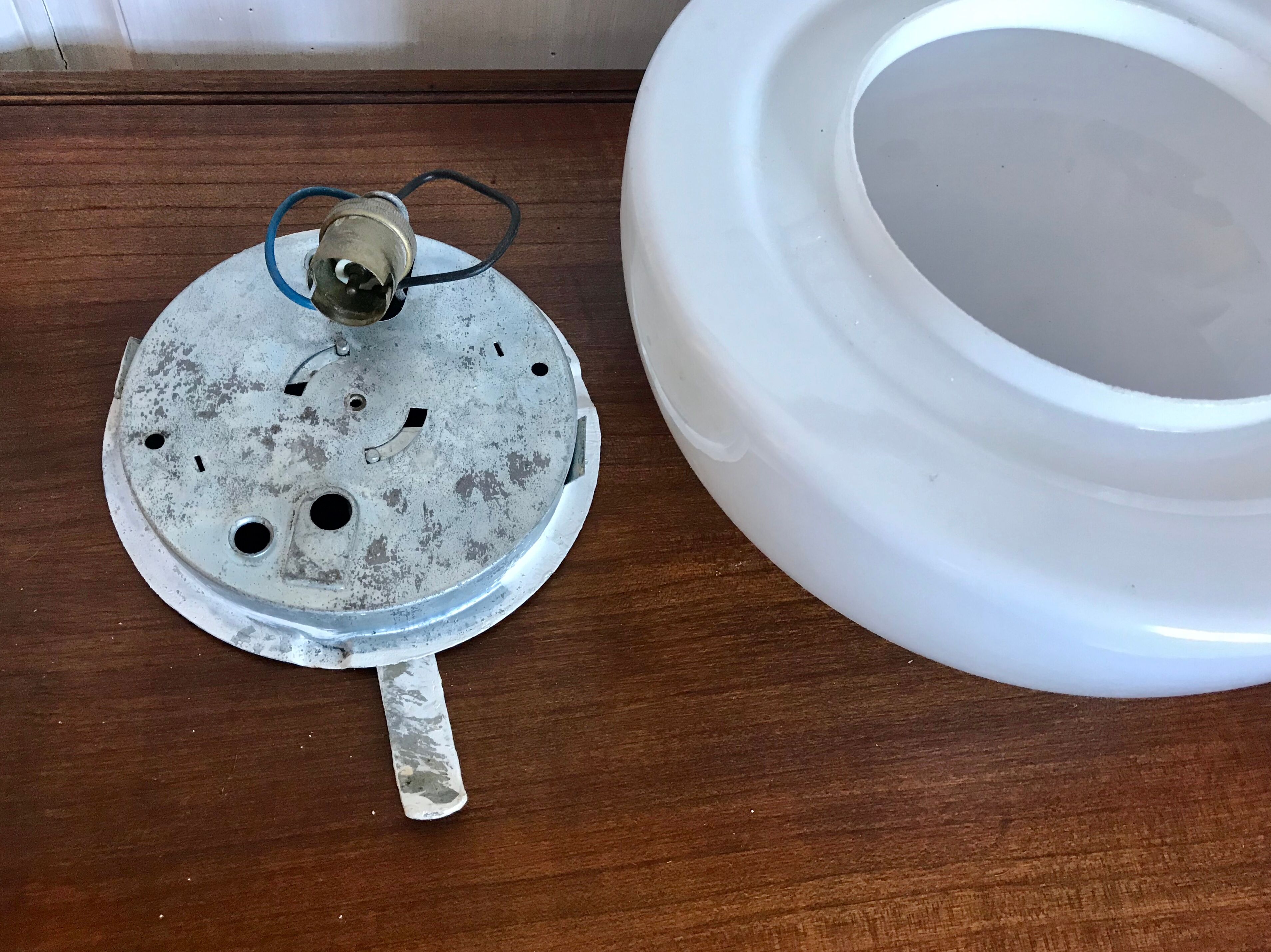 Plafonnier vintage en opaline