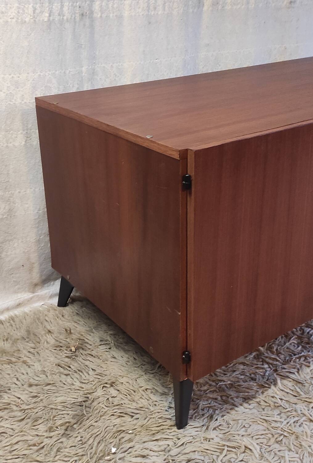 Modernist teak sideboard - 60s/70s