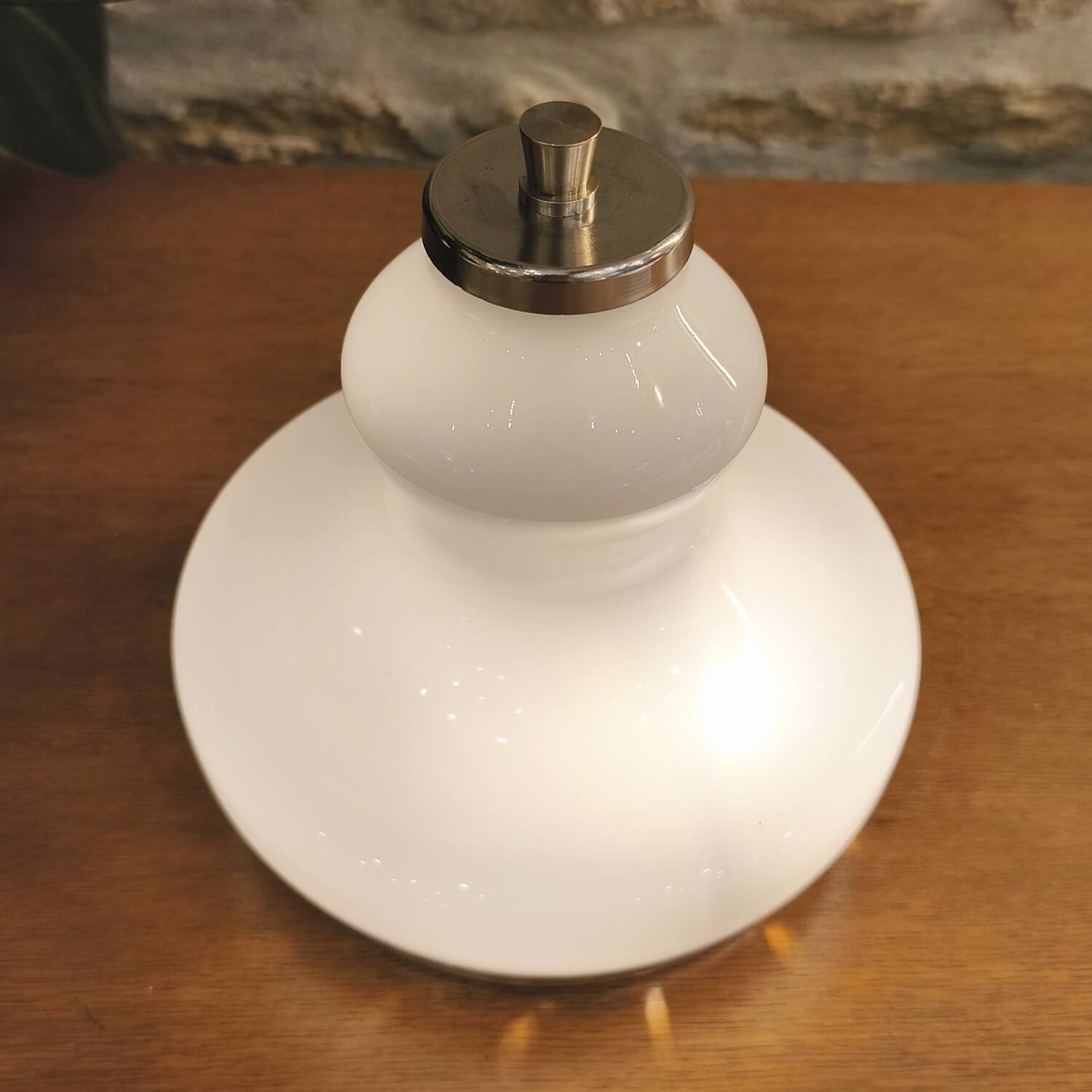 Pair of opaline glass lamps, Italy, 1960s/70s