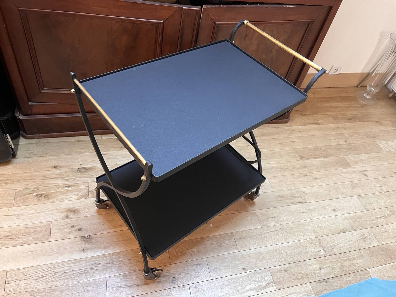 Vintage design black metal and brass rolling dessert trolley – Fully restored