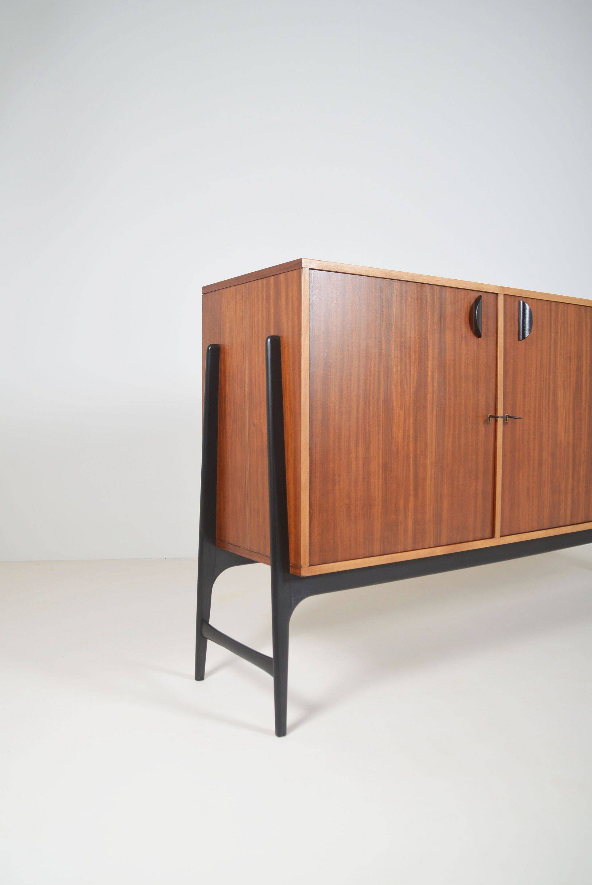 Buffet conçu par Alfred Hendrickx pour Belform, années 1950.