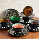 6 tasses en faïence de Quimper.