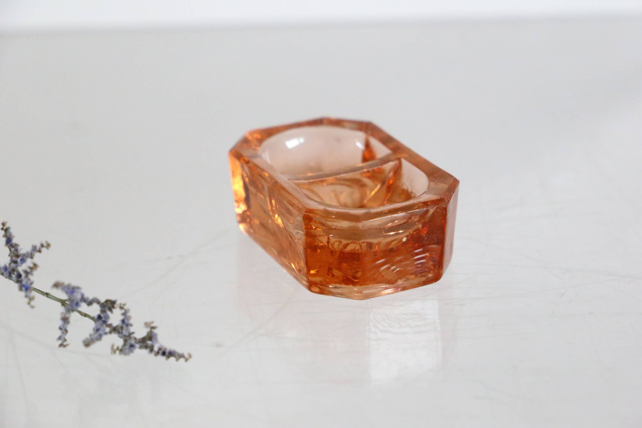 Serviteur Sel Poivre en verre rose, vintage français, authentique