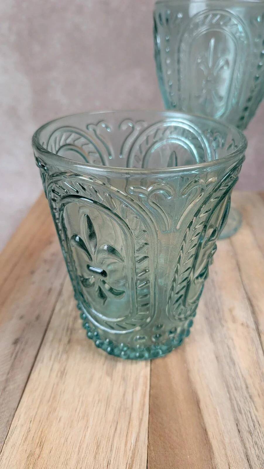 Set of 4 moulded glass glasses – vintage style