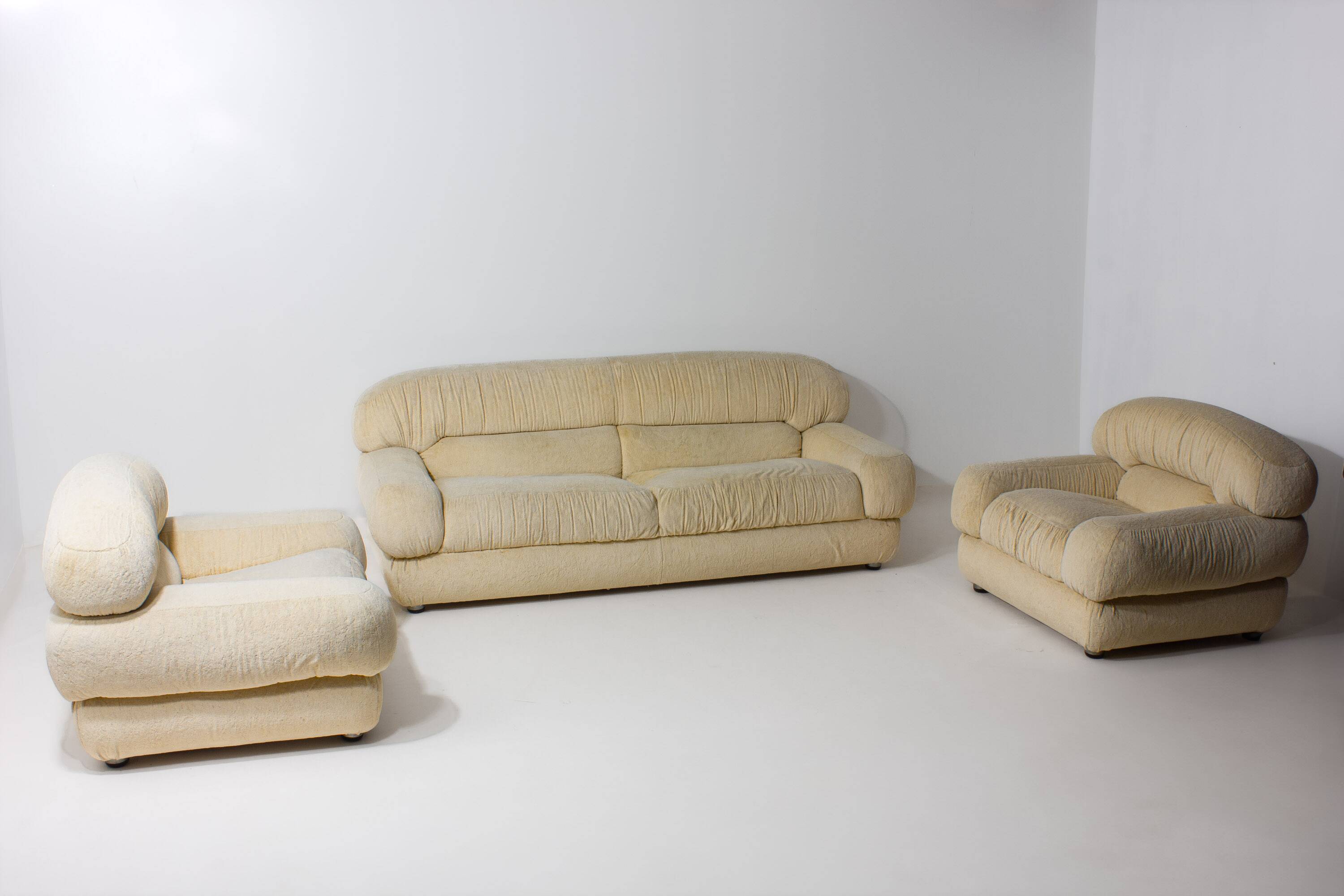 Luxurious plush 3-seater sofa in vanilla fabric, Italy 1970s