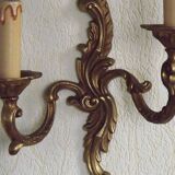 Vintage French bronze wall sconce with acanthus leaves and two light arms 51