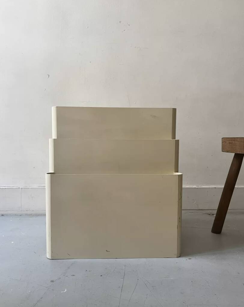 Off-white magazine rack by Giotto Stoppino for Kartell, Italy 1970s