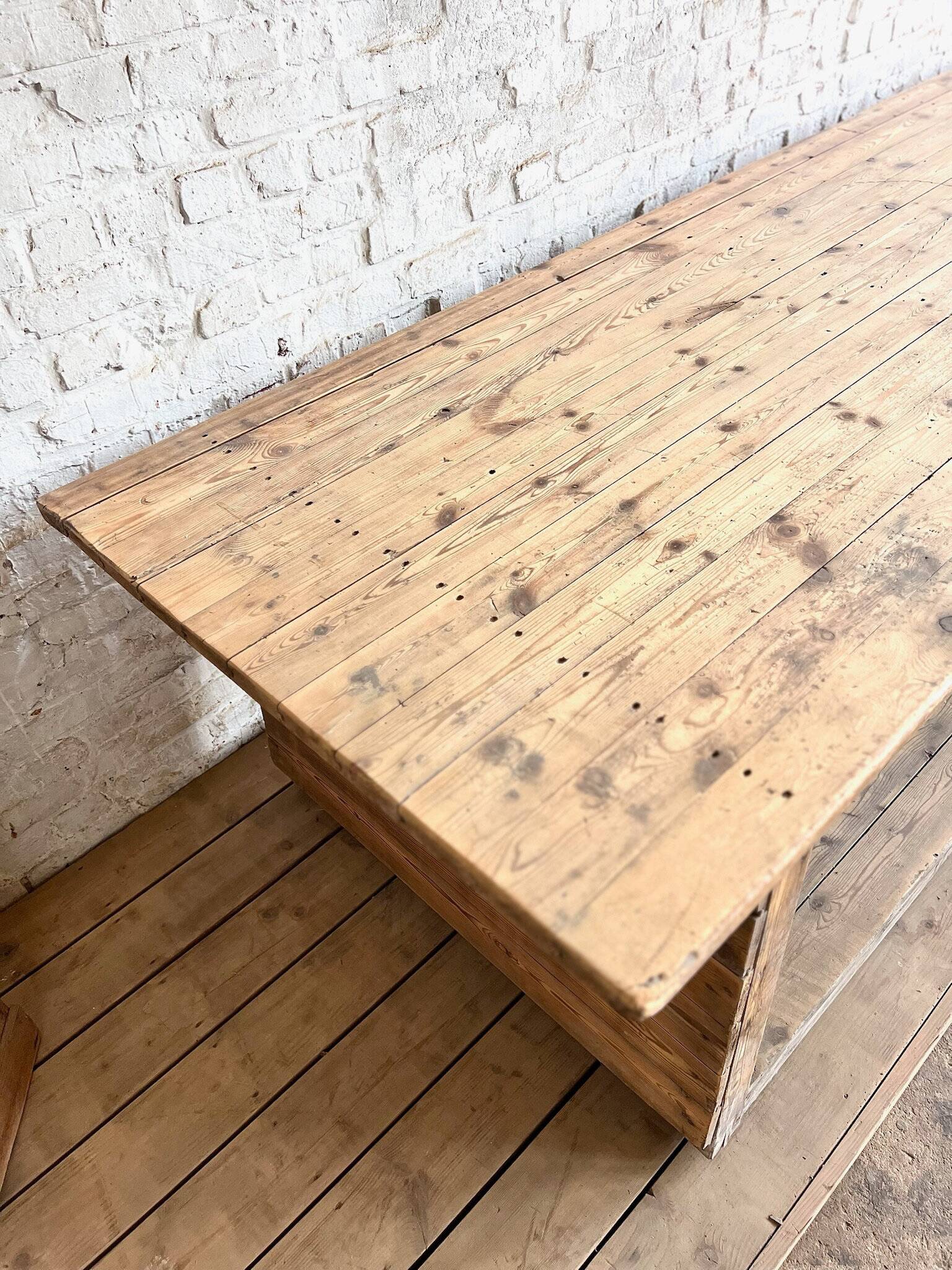 Old draper's table 4m30