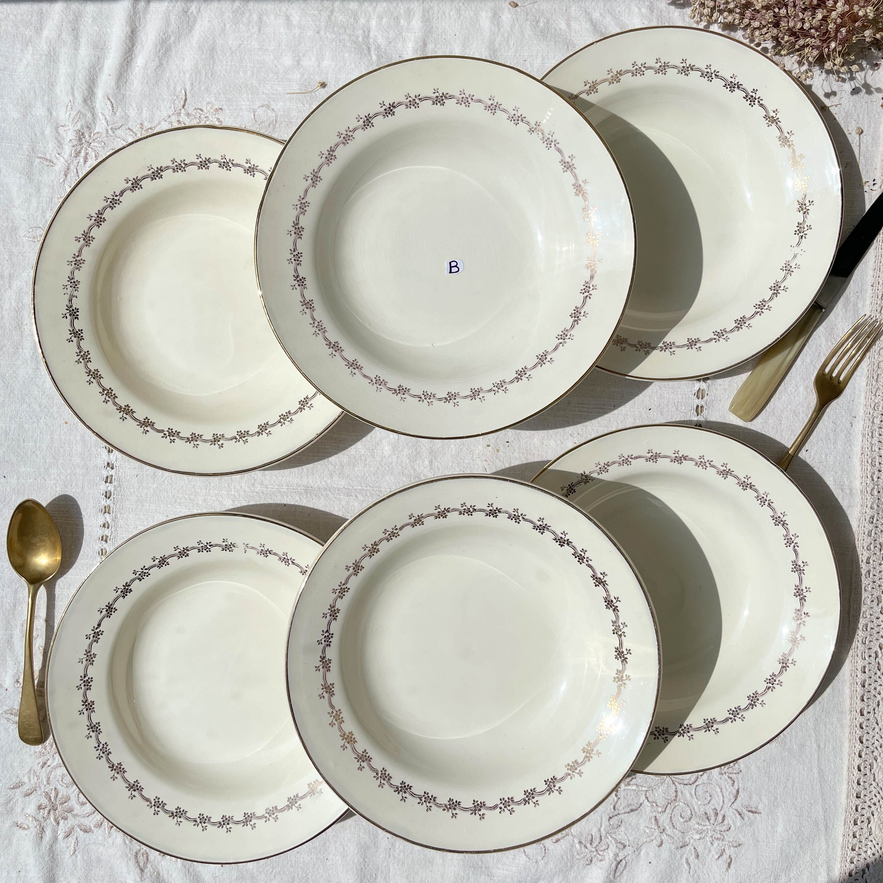 6 opaque porcelain soup plates from Digoin, "Suzy" model