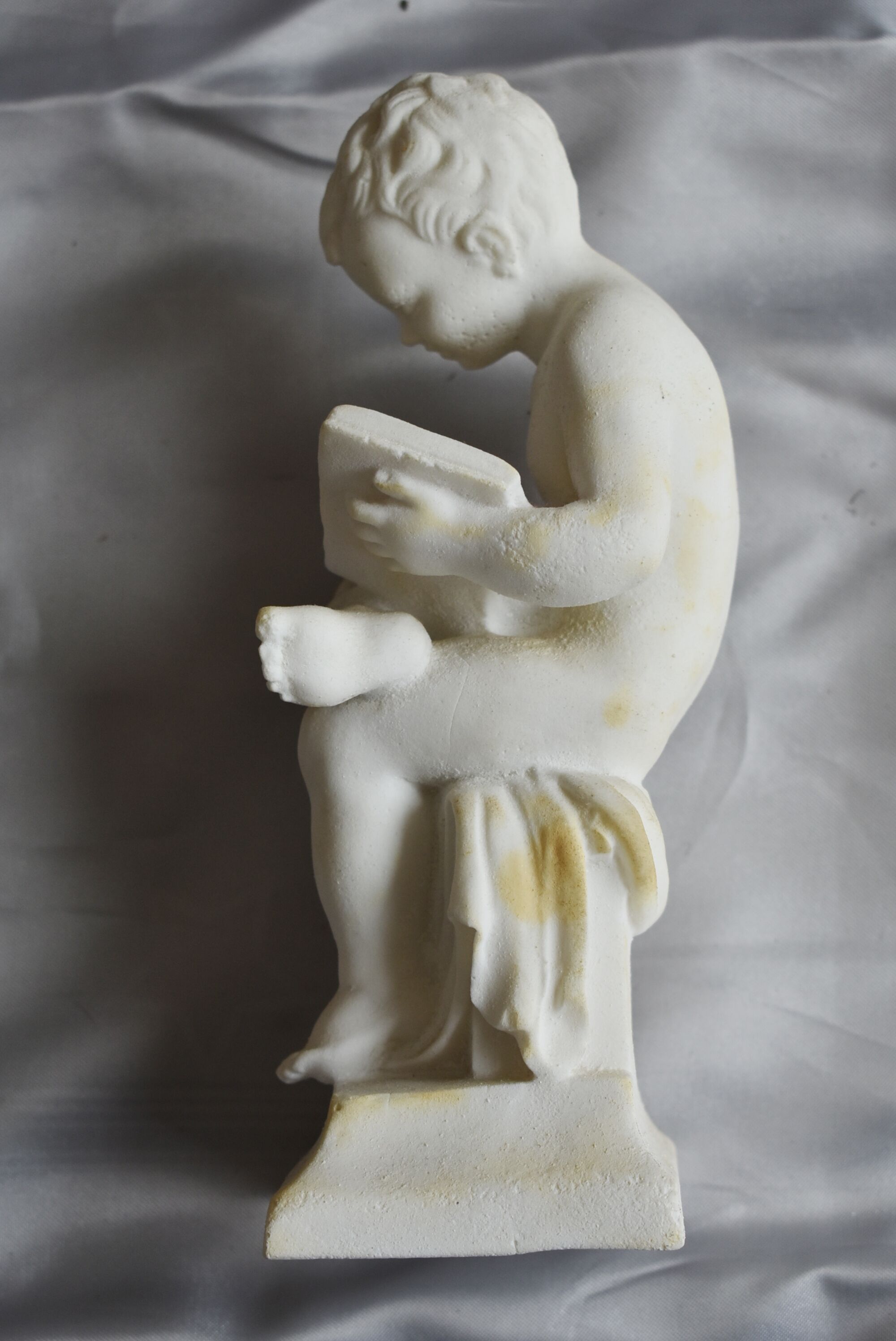 Charming Canova style children's statuette in marble powder (Italy)
