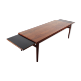 Extendable coffee table