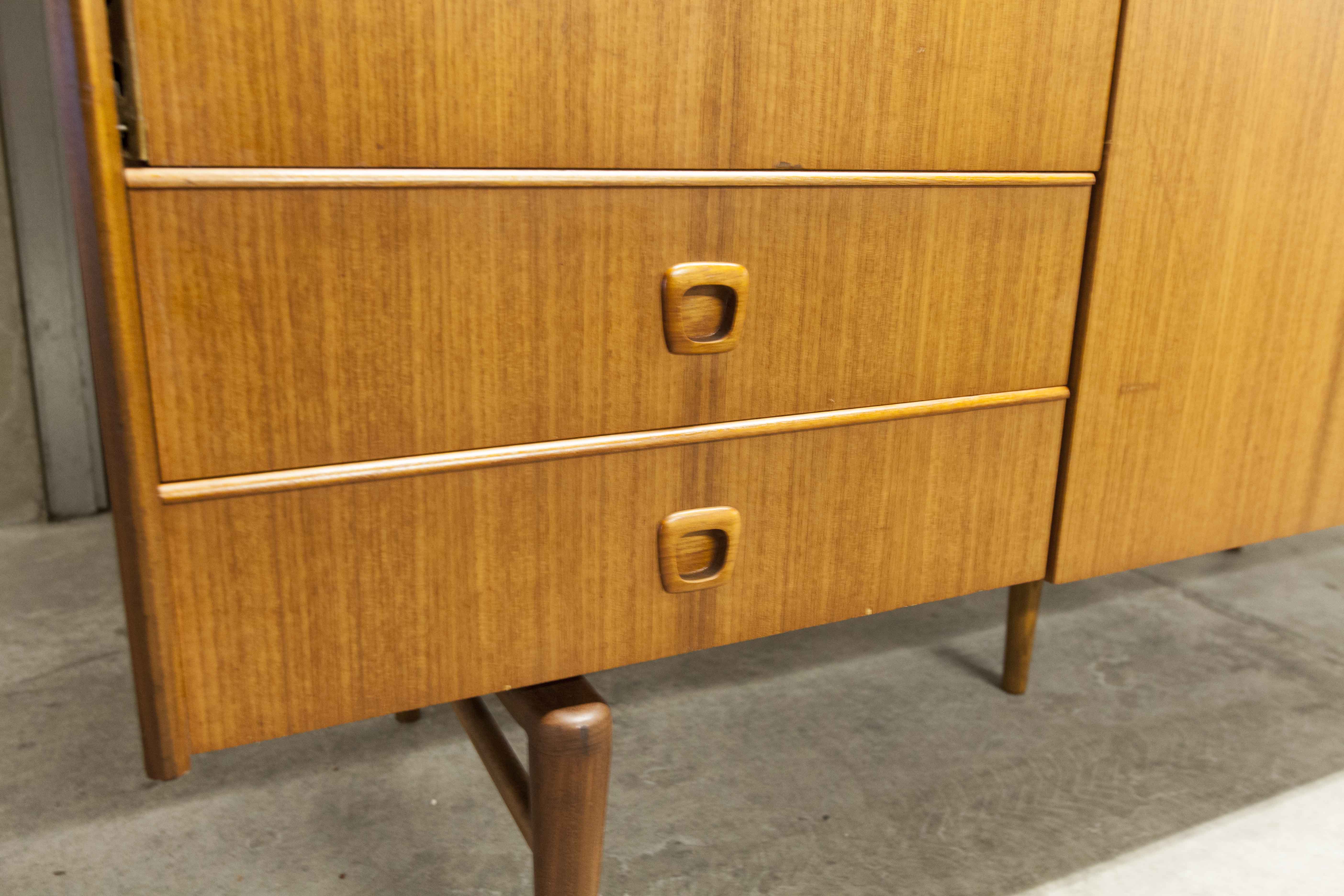 Armoire teck des années 60 Simat Meubles