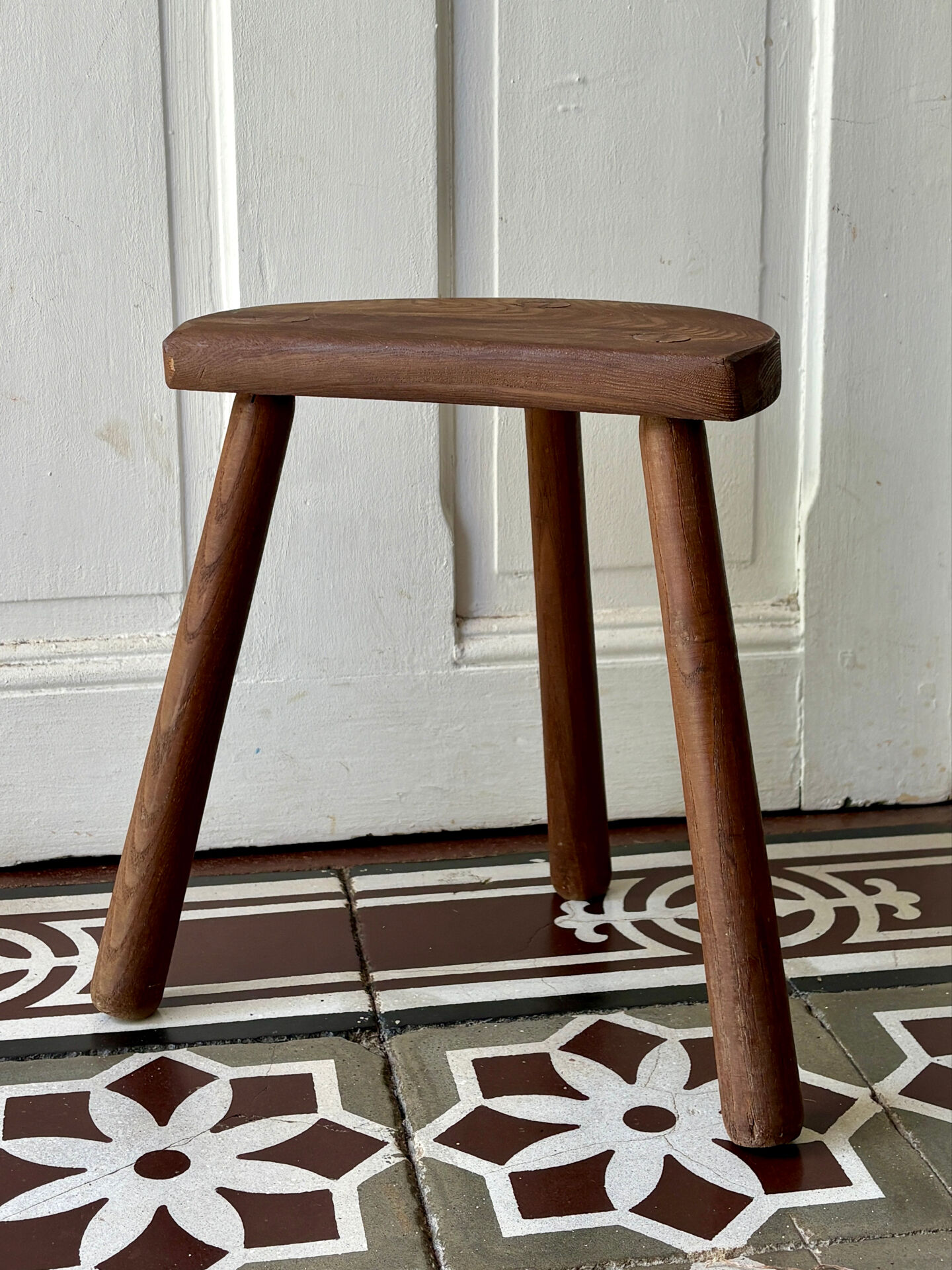 Tabouret tripode vintage en bois