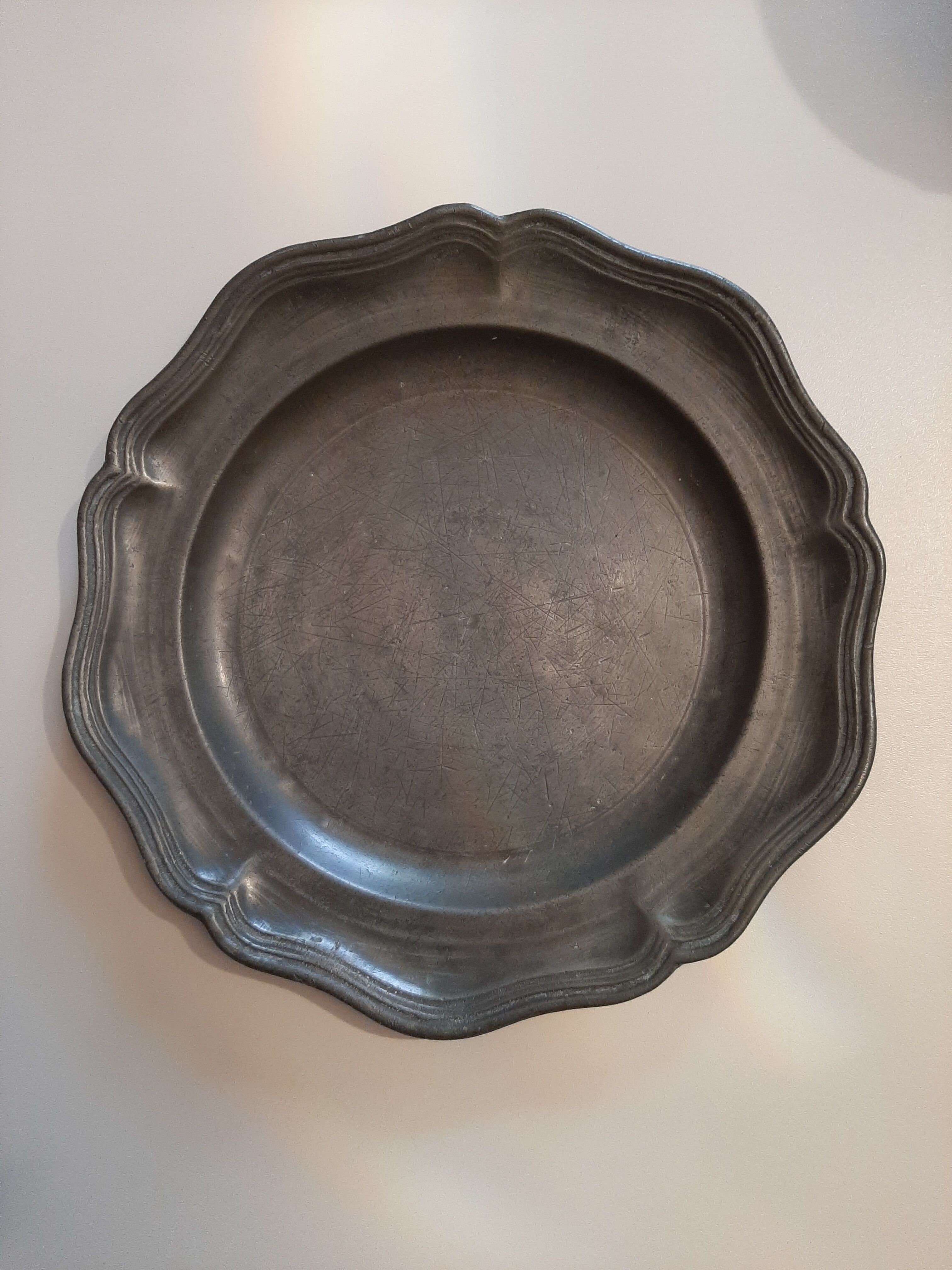 Assiette en étain 18ème siècle