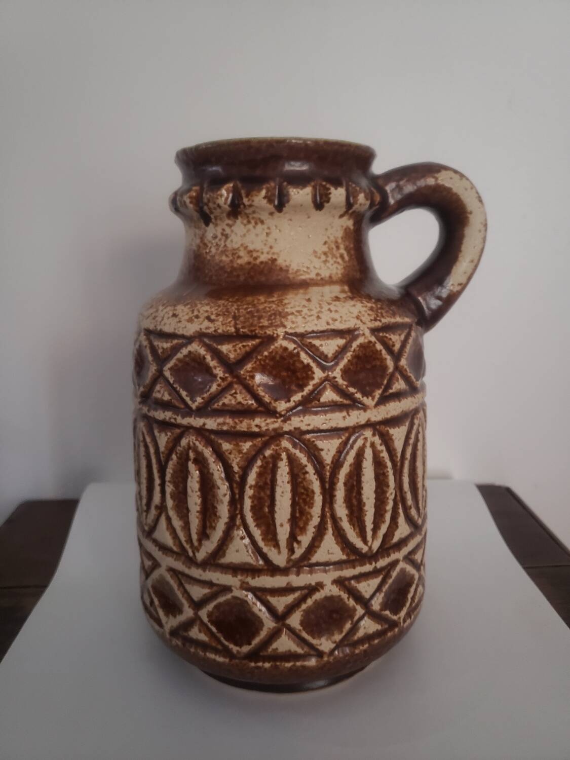 Vintage vase with handle