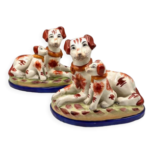 Paire de chiens de faïence du