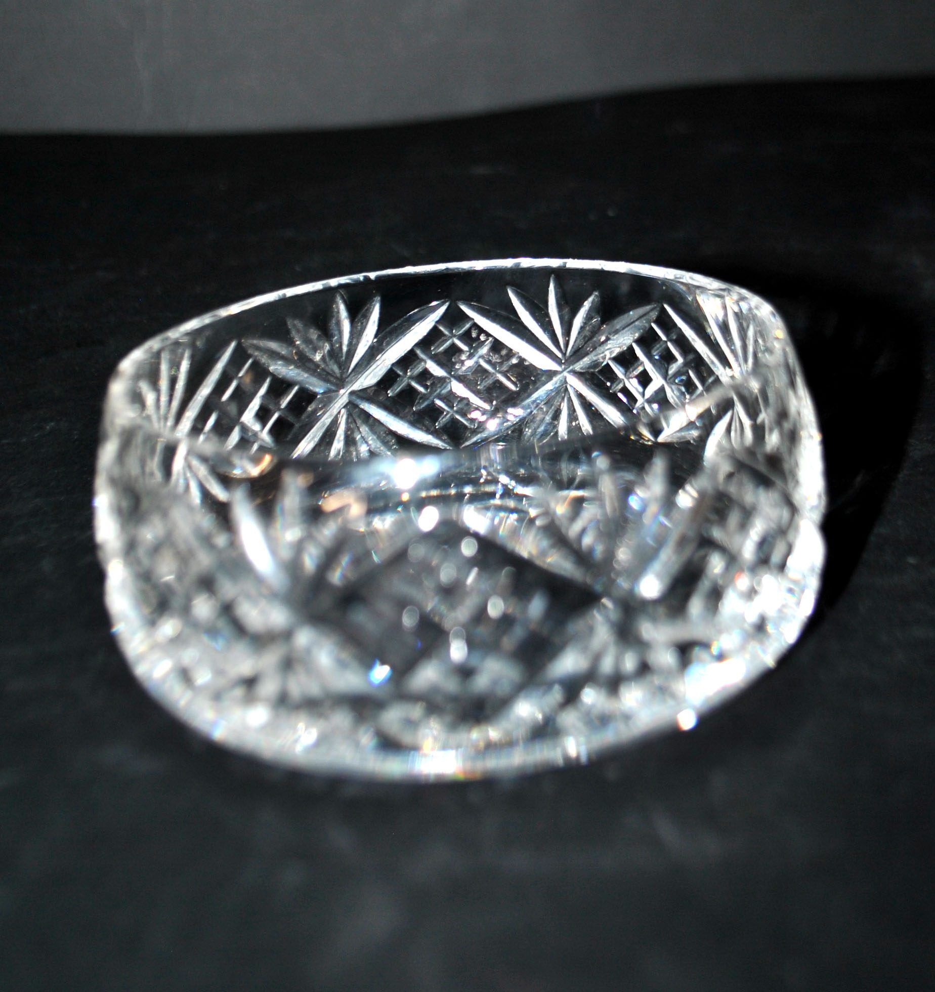 Saint-Louis bowl with whipped cream in cut crystal, signed.