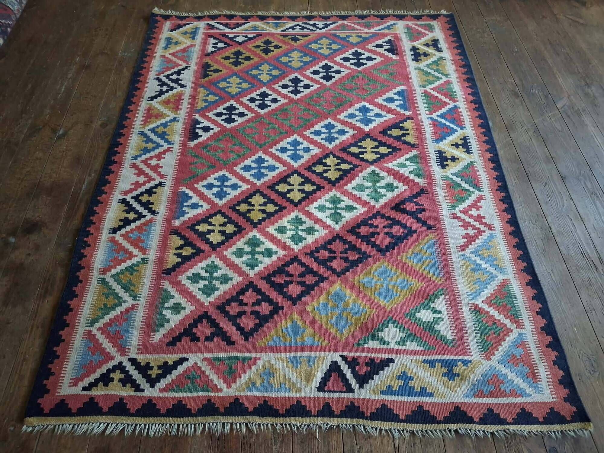 Handmade Persian Qashqai rug 180x135cm