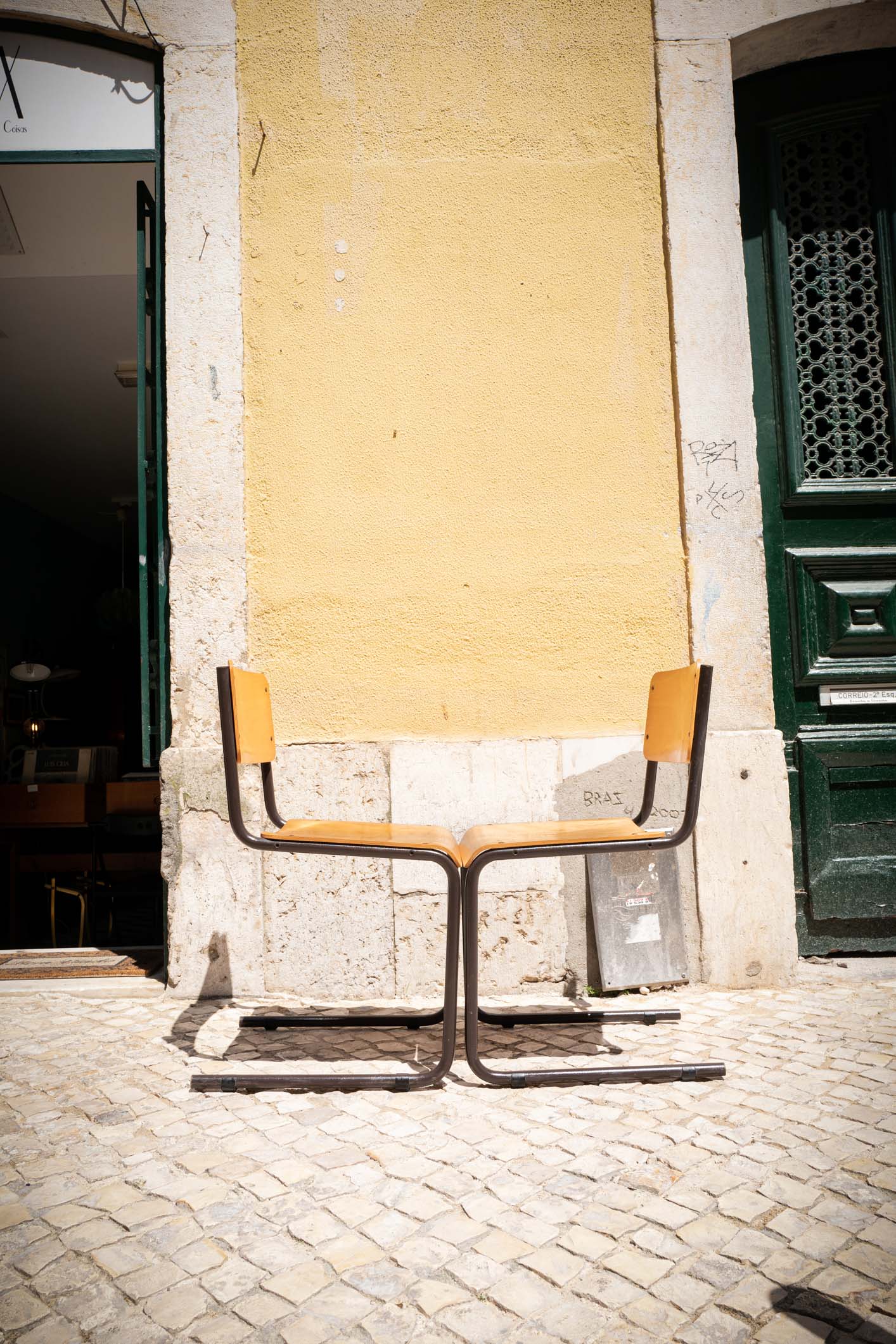 Escolar chair by Siza Vieira