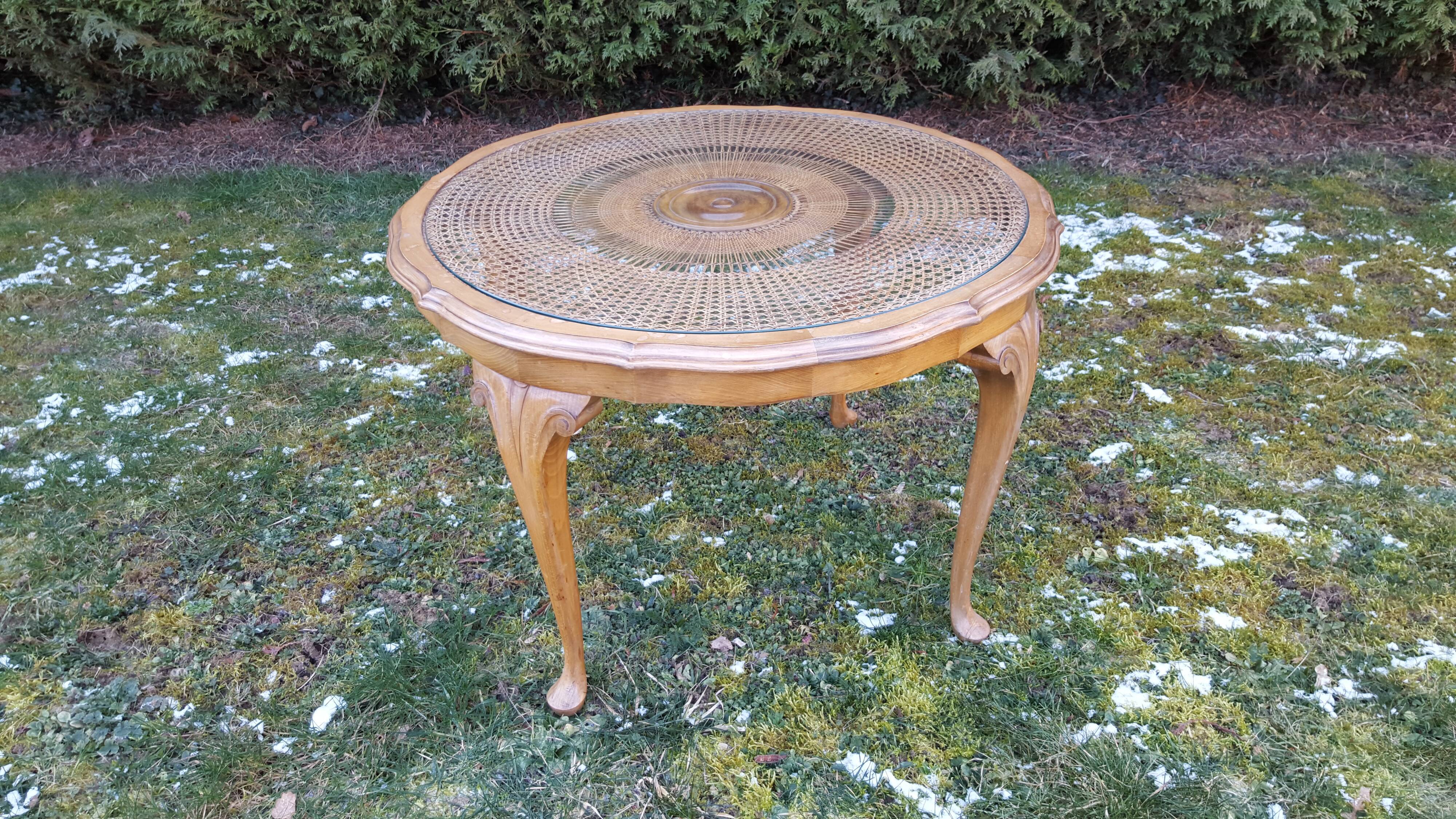 English-style coffee table wood and caning