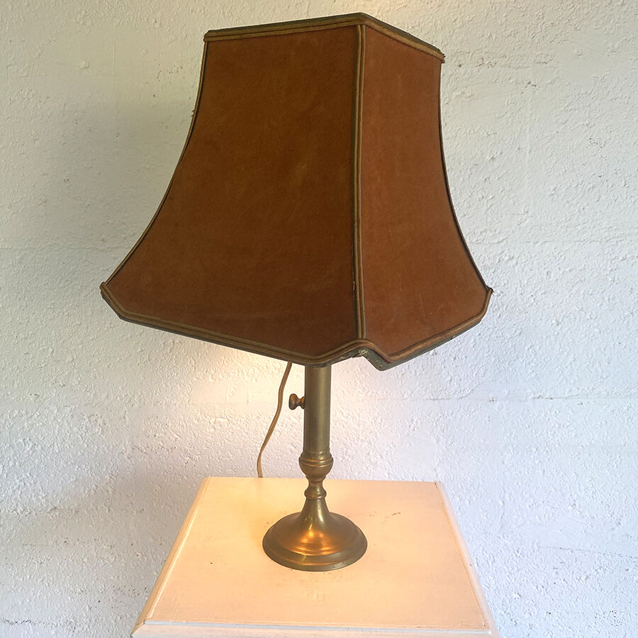 Antique lamp in brass and velvet