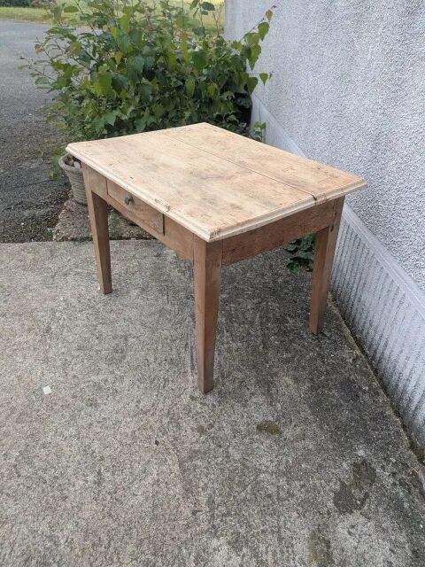 Low farmhouse table