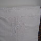 Drap ancien brodé main