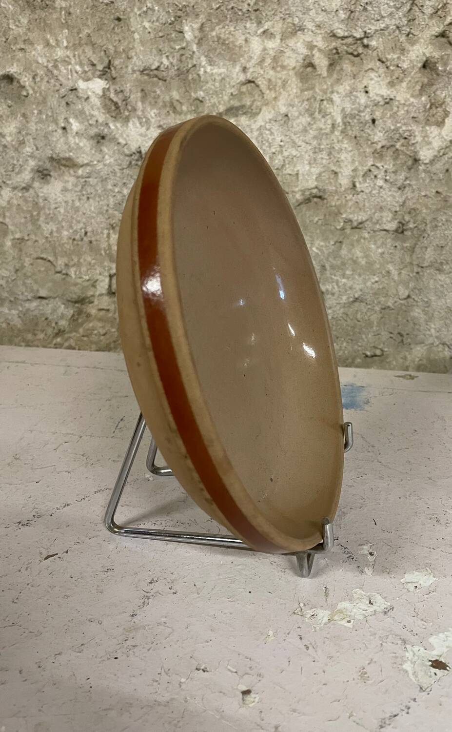 Lot of vintage Gien stoneware from France, 14 pieces including bowls and salad plates.