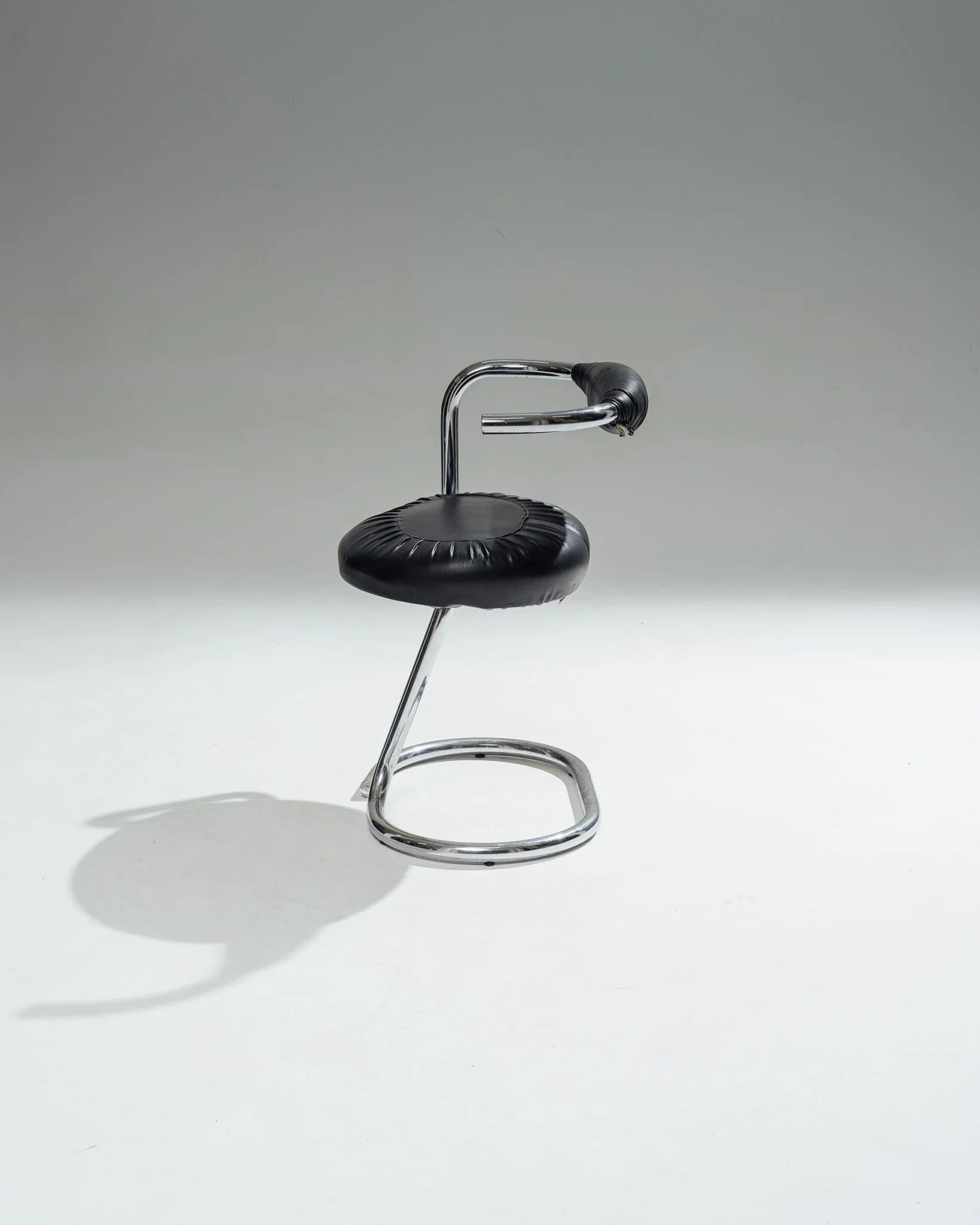 'Cobra' chair, Giotto Stoppino, 1970s