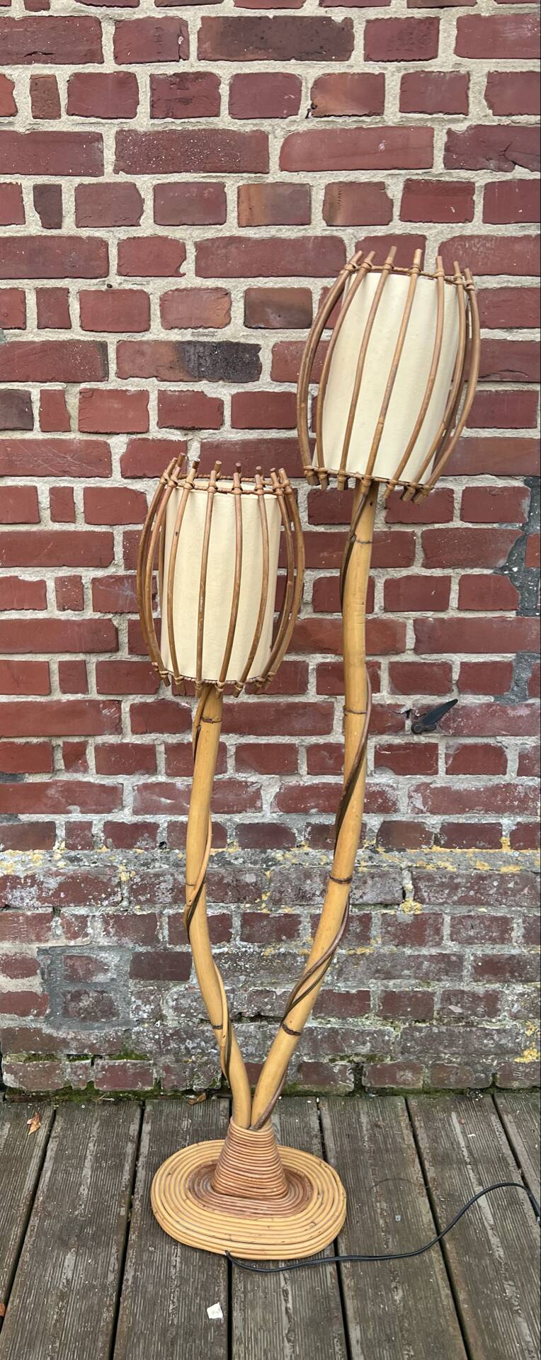 Lampadaire en rotin