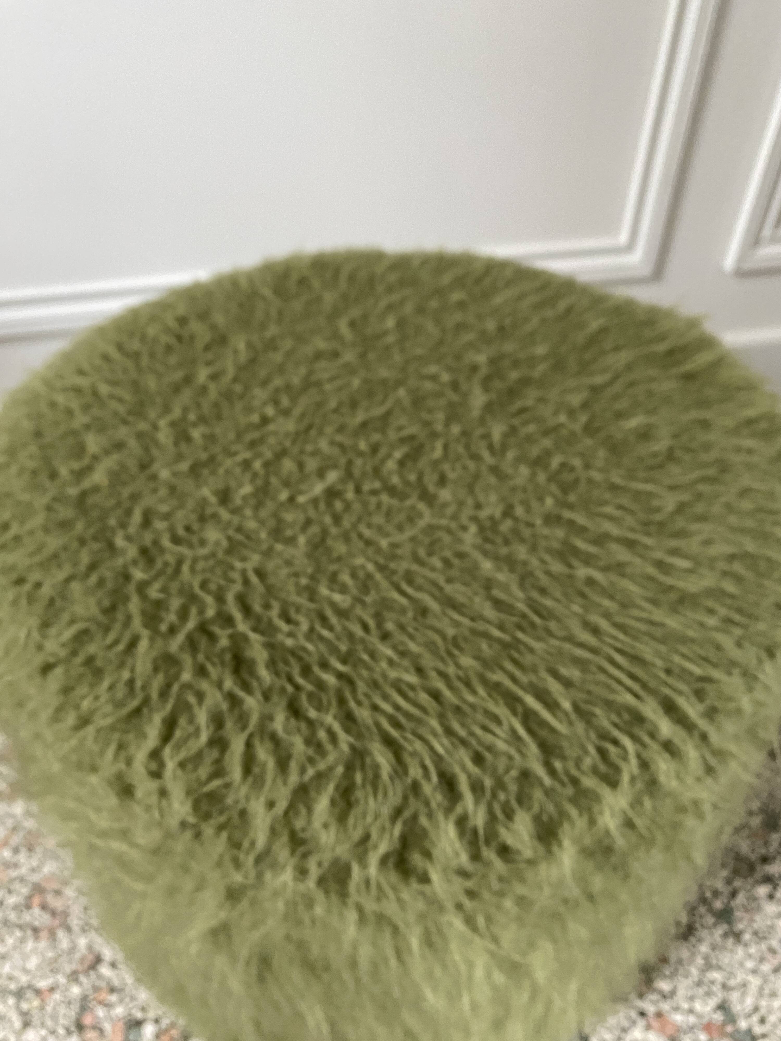 Pelfran pouf in vintage green mustache