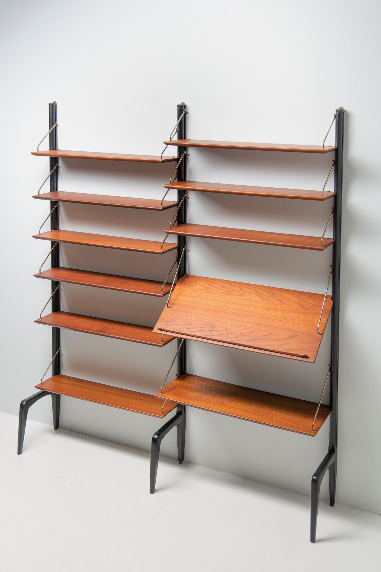 Shelving unit by Louis van Teeffelen for Webe