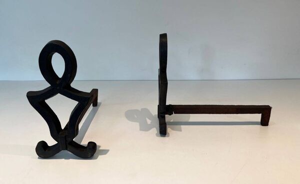 Paire de Chenets en Fonte à Silhouette Figurative Anthropomorphe, de Raymon