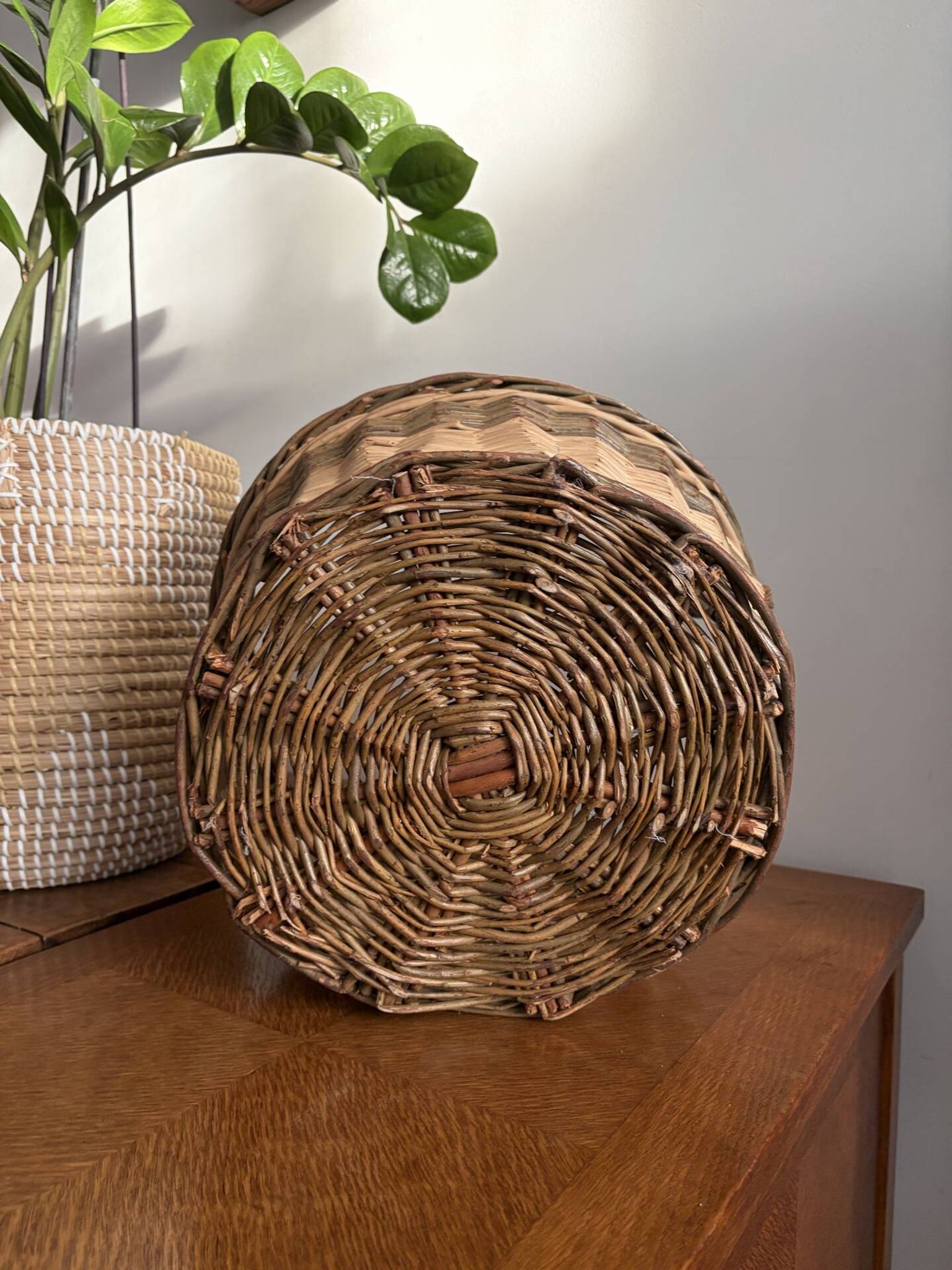 Panier osier tressé vintage , grande anse