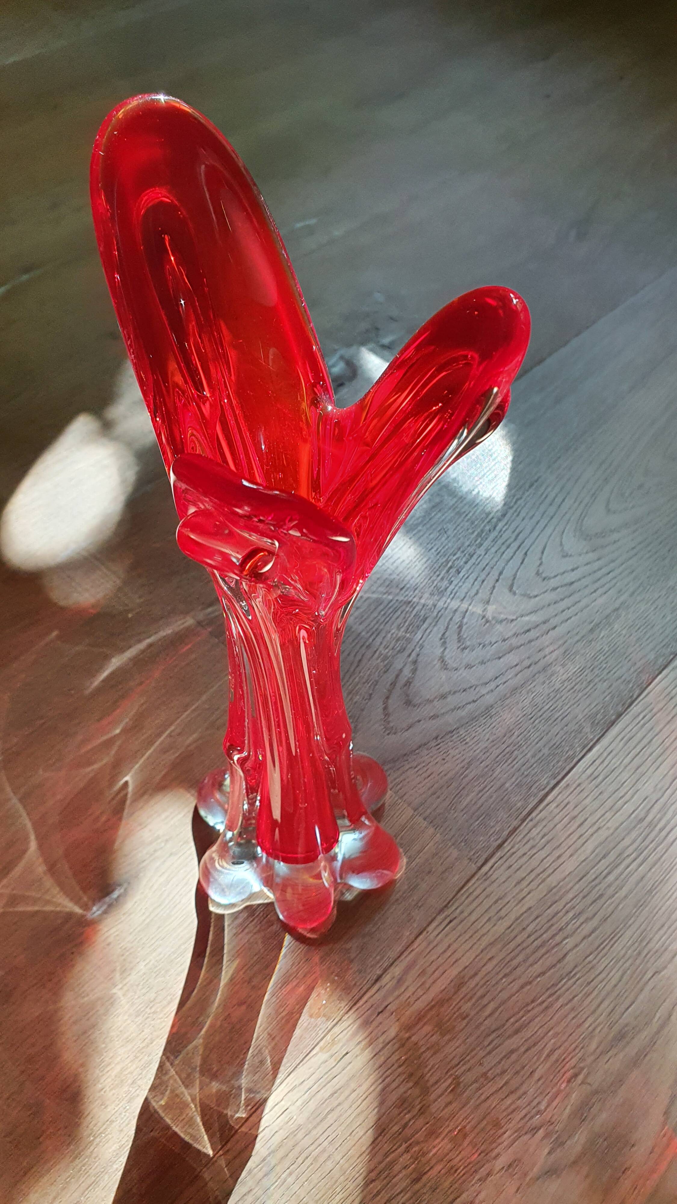 Trilobe vase in transparent Murano glass and vintage magenta
