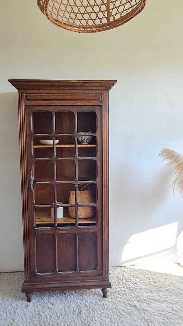 Parisian wardrobe - showcase spirit