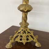 Paire d'anciens candélabres d'autel en laiton doré du XIX ème