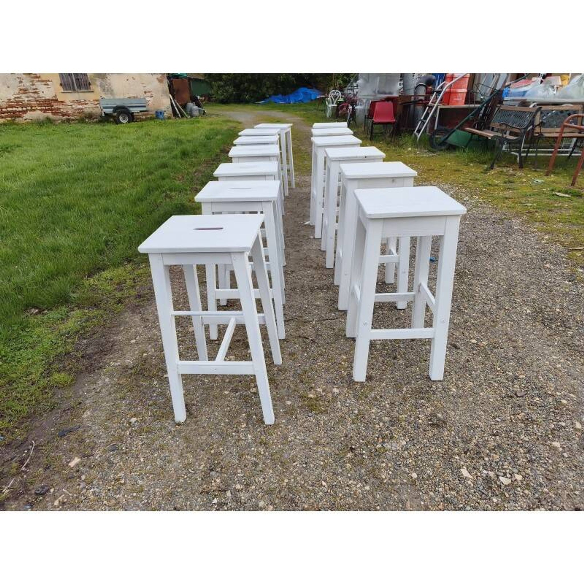 Lot de 13 tabourets de bistrot bois