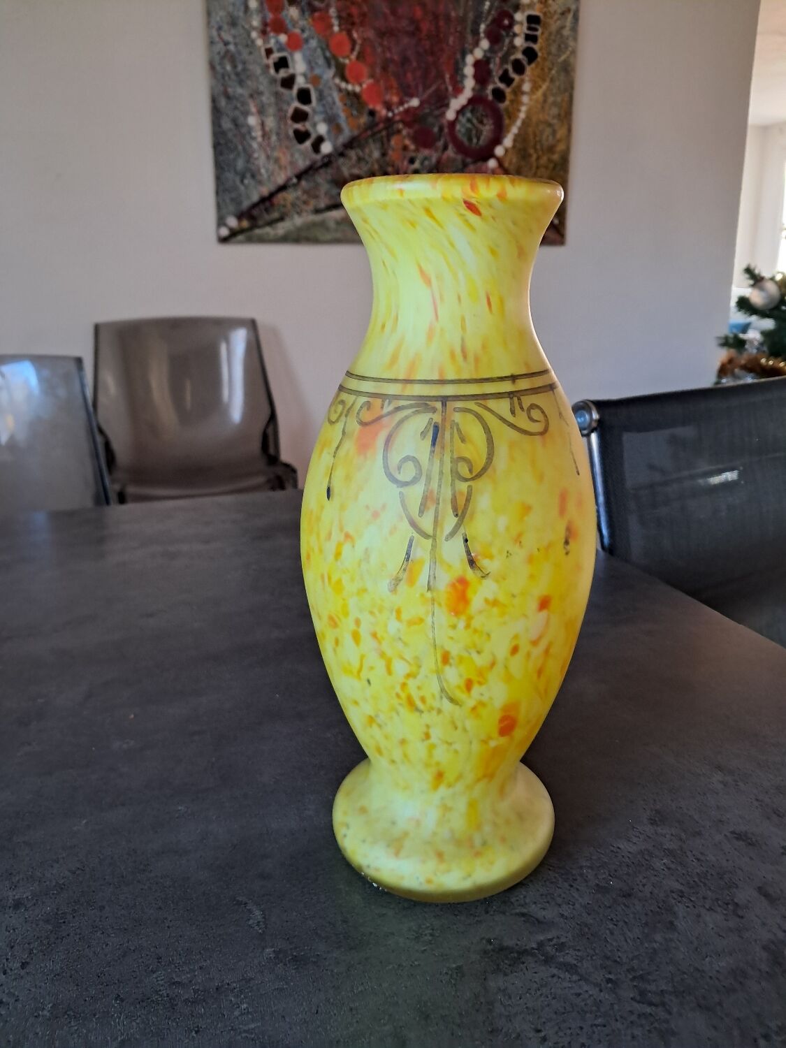 Leg vase