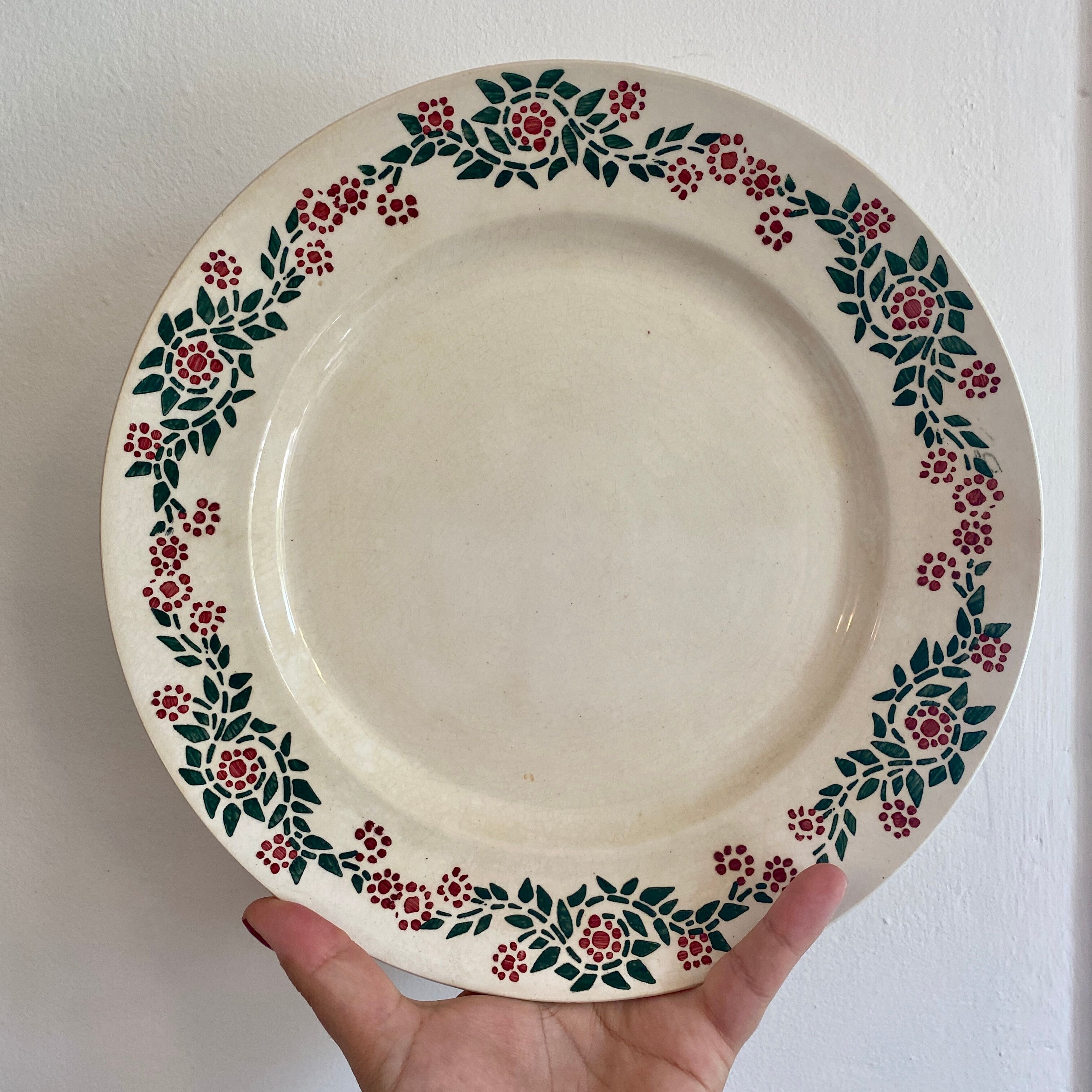 Set of 8 flat plates vintage model Cécile de HBCM