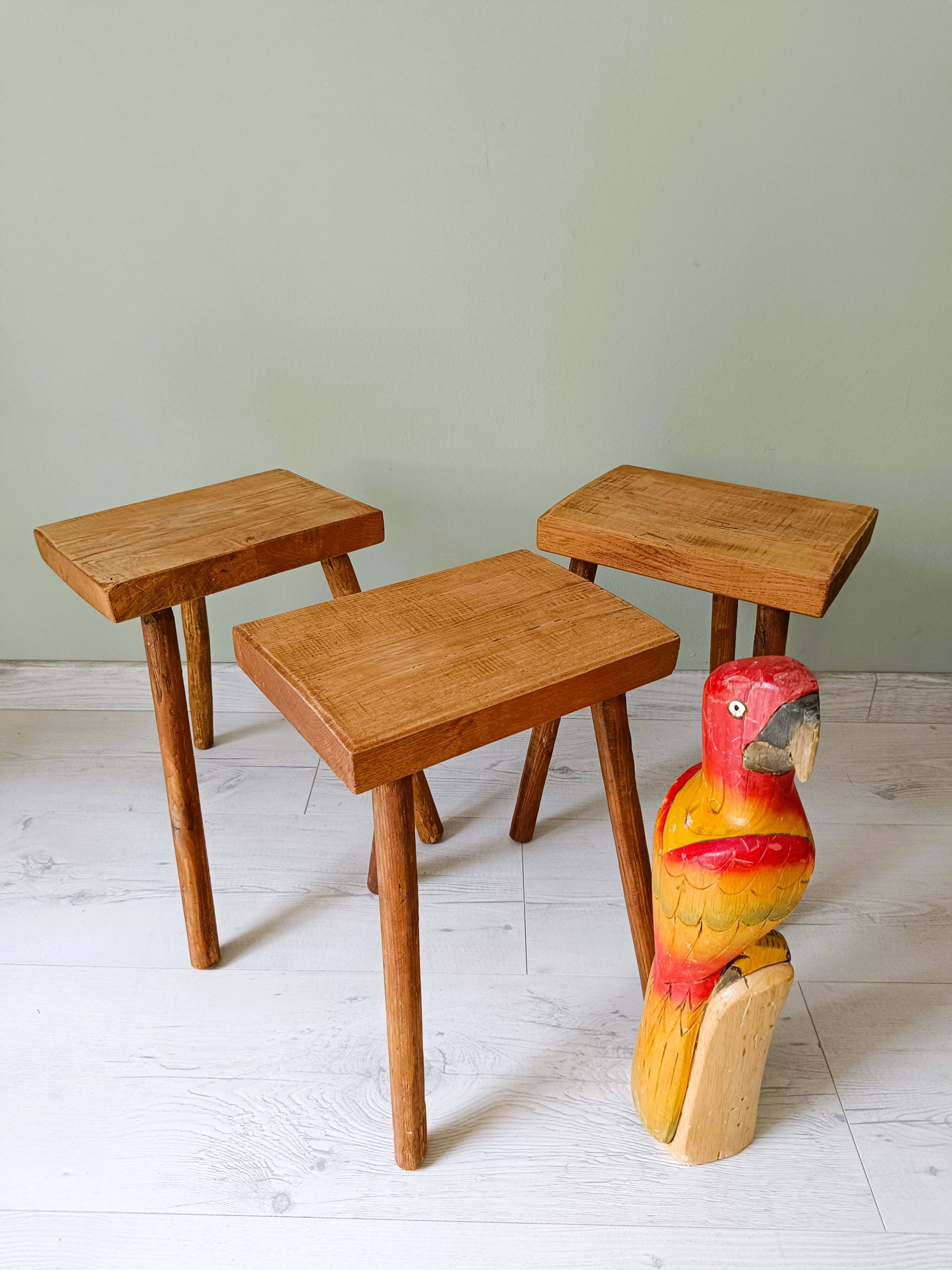 Lot de 3 petits tabourets tripodes