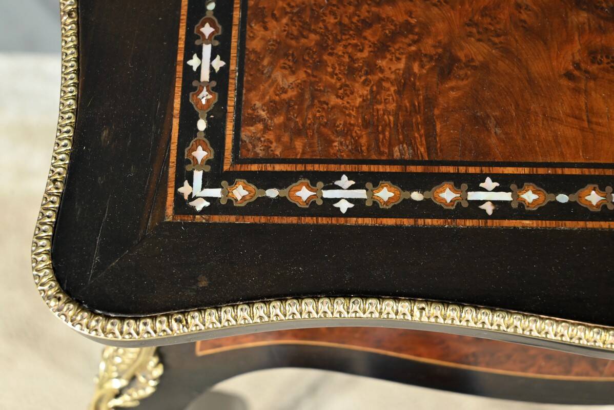 Small Middle Worker in Pear and Amboyna, Napoleon III period – Mid-19th century