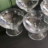 Set of 6 vintage cups in very good condition.
