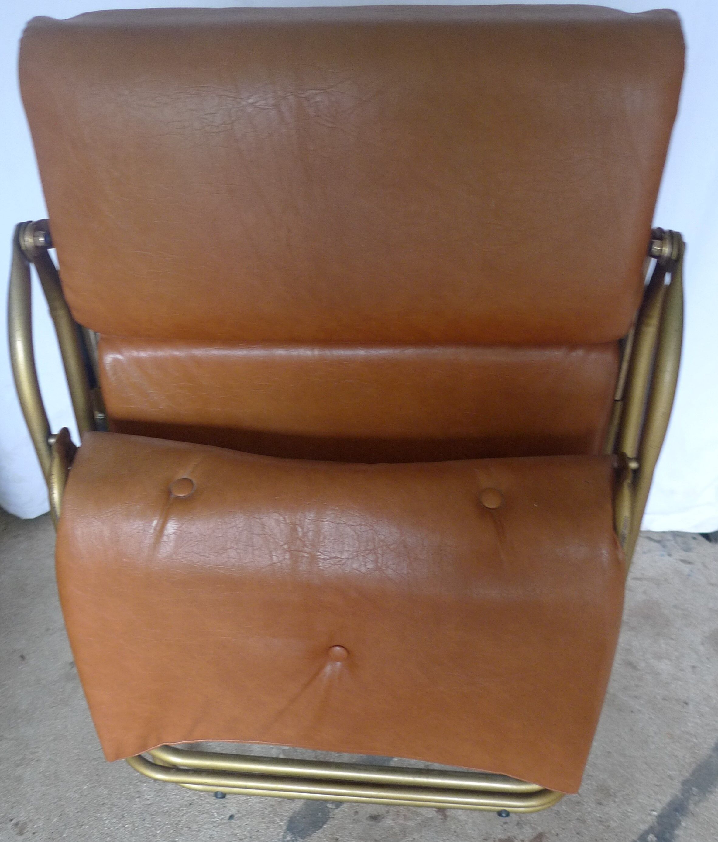 Vintage relax armchair Lama